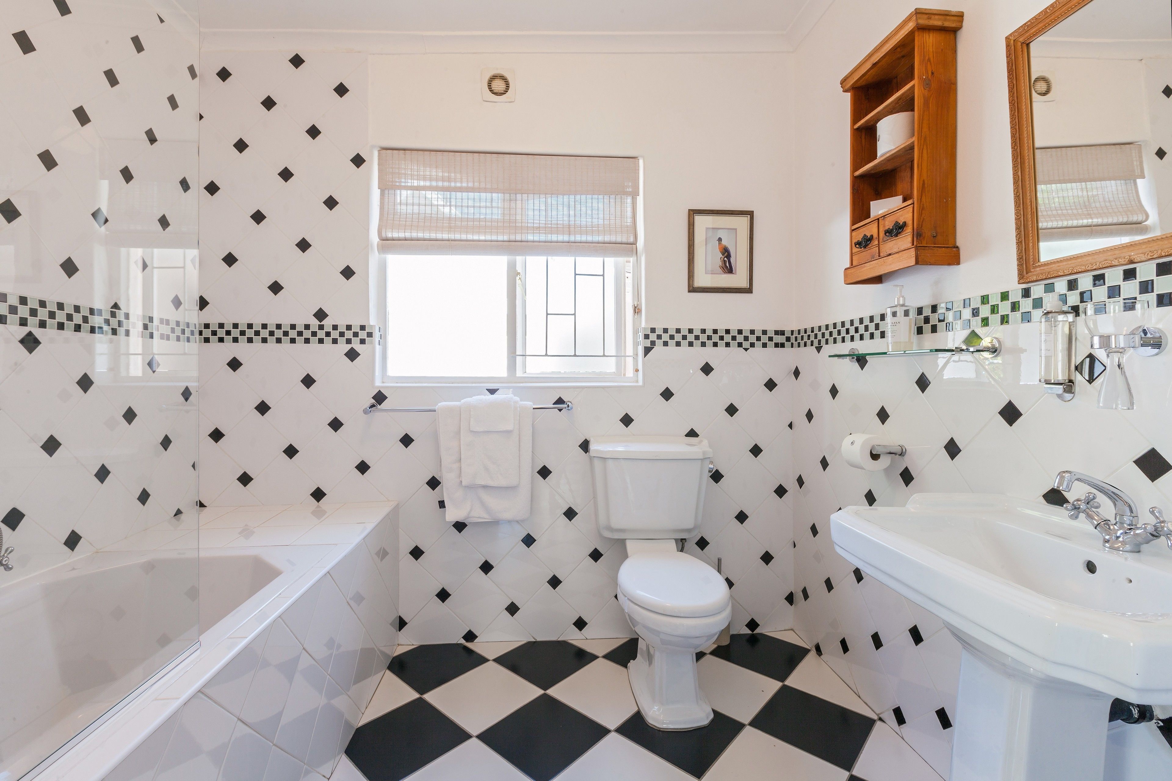 Photo - Medindi Manor