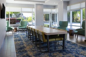 Lobby - Home2 Suites by Hilton Greenville Downtown (Greenville)