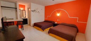 Minibar, bureau, Wi-Fi gratuit, draps fournis