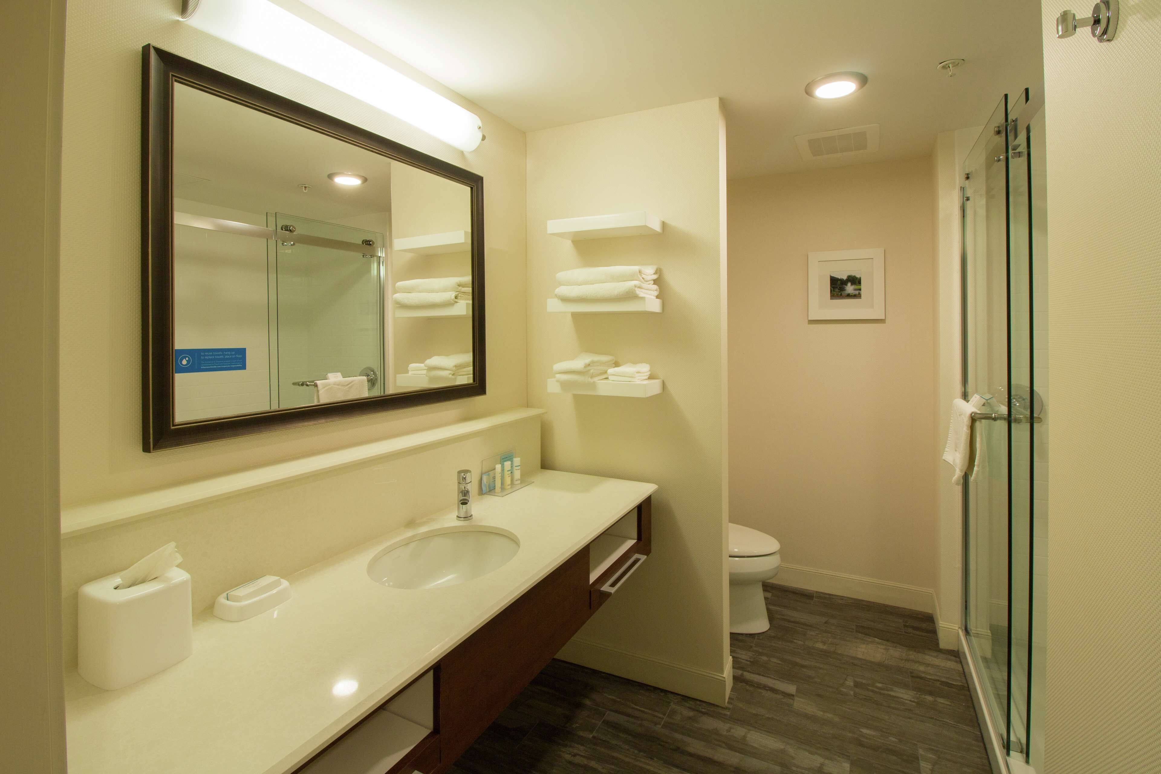 studio, 1 king bed, non smoking, refrigerator & microwave | bathroom | combined shower/bathtub, free toiletries, towels