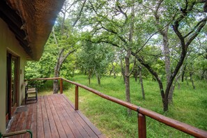 Chambre double pour lune de miel | Vue sur le jardin