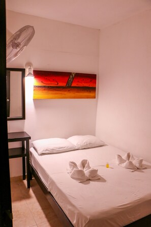 Basic Room, 1 Double Bed, Non Smoking, Shared Bathroom