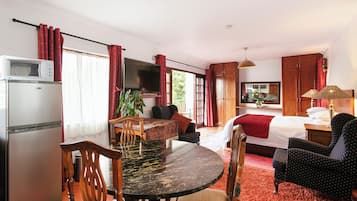 1 bedroom, in-room safe, iron/ironing board, free WiFi