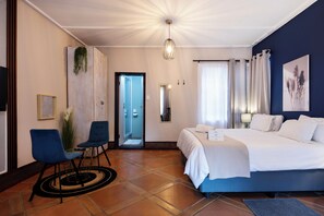 Luxury Apartment | 1 bedroom, in-room safe, iron/ironing board, free WiFi