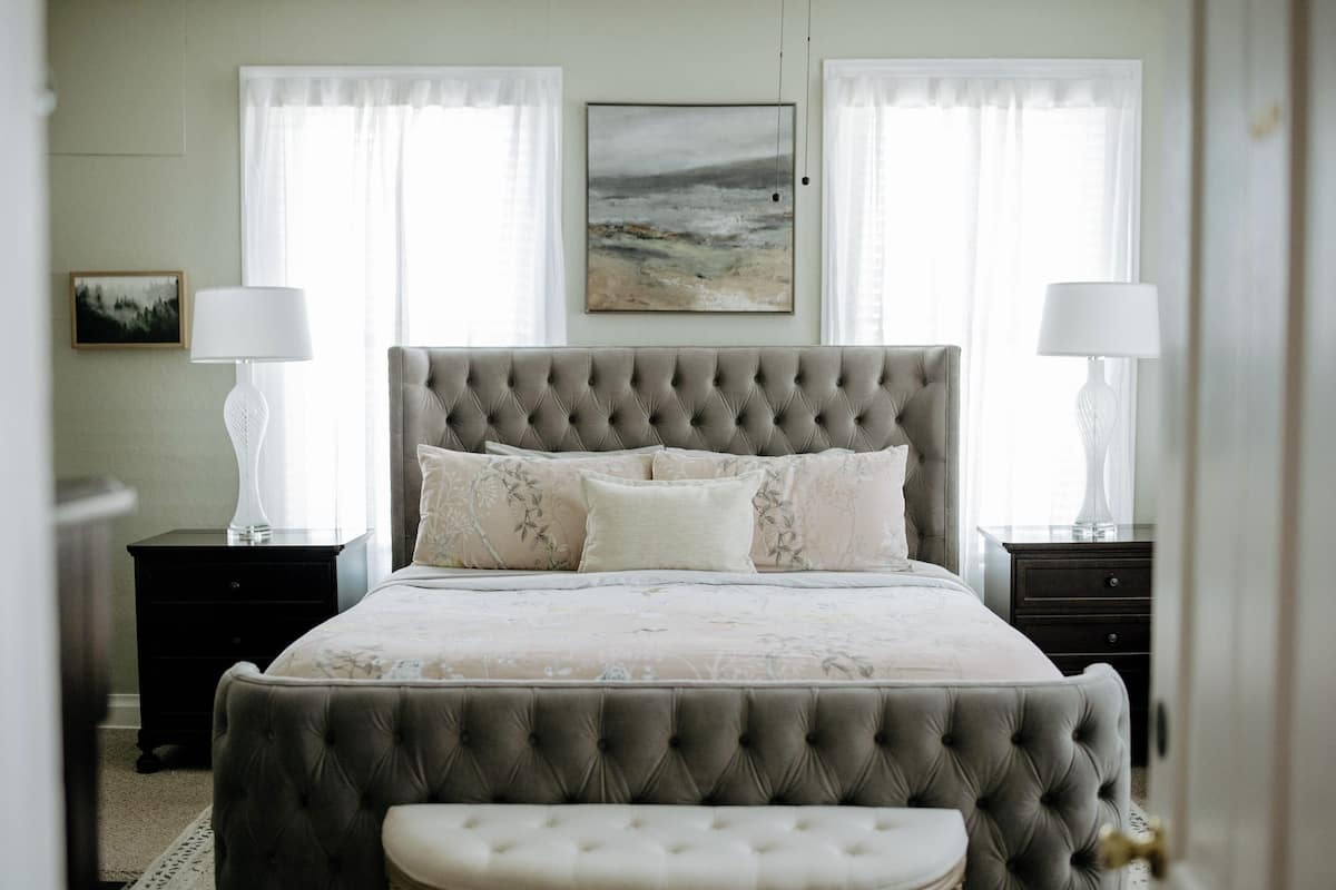 Ropa de cama de alta calidad y camas Tempur-Pedic