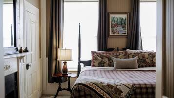Toccoa | Premium bedding, Tempur-Pedic beds, iron/ironing board, free WiFi