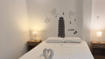 Deluxe Double Room | Individually decorated, laptop workspace, blackout drapes, free WiFi