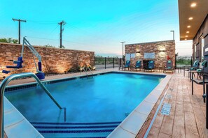 Outdoor pool - Fairfield Inn & Suites by Marriott Snyder (Snyder)