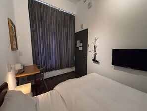 Double Room, 1 Double Bed, Shared Bathroom | Premium bedding, down comforters, free WiFi, bed sheets