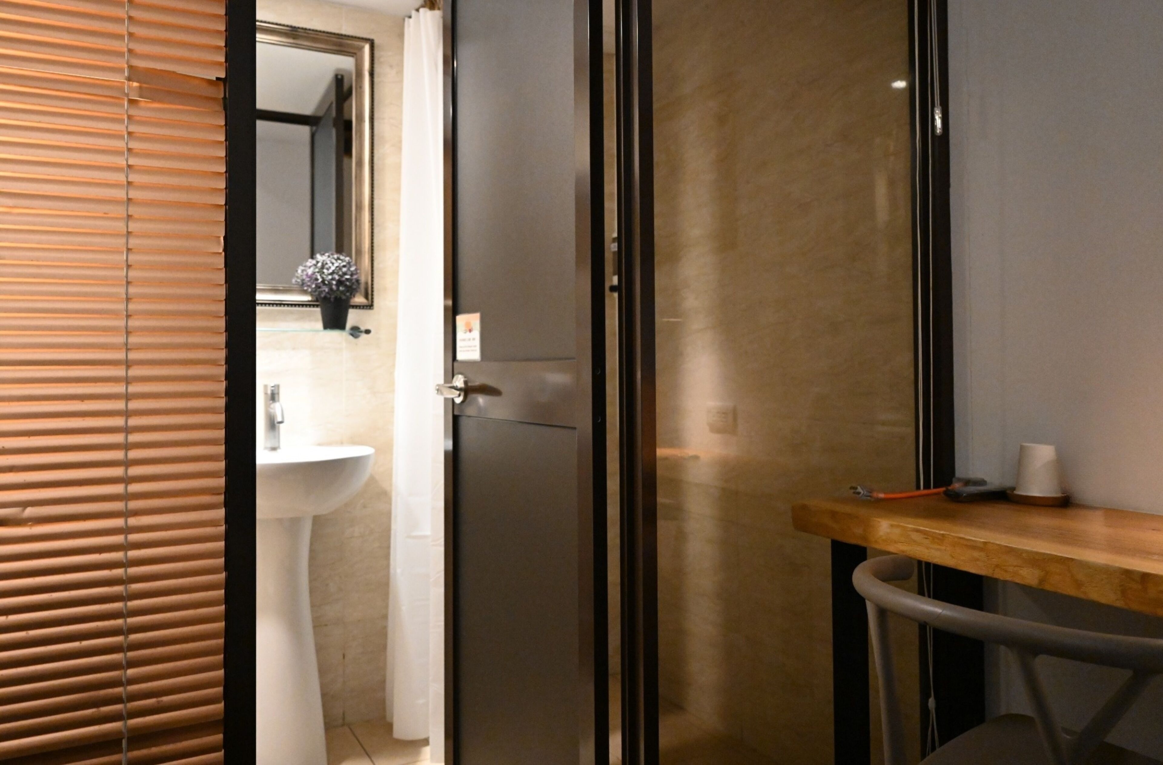 basic single room, ensuite | bathroom | shower, hair dryer, towels, toilet paper