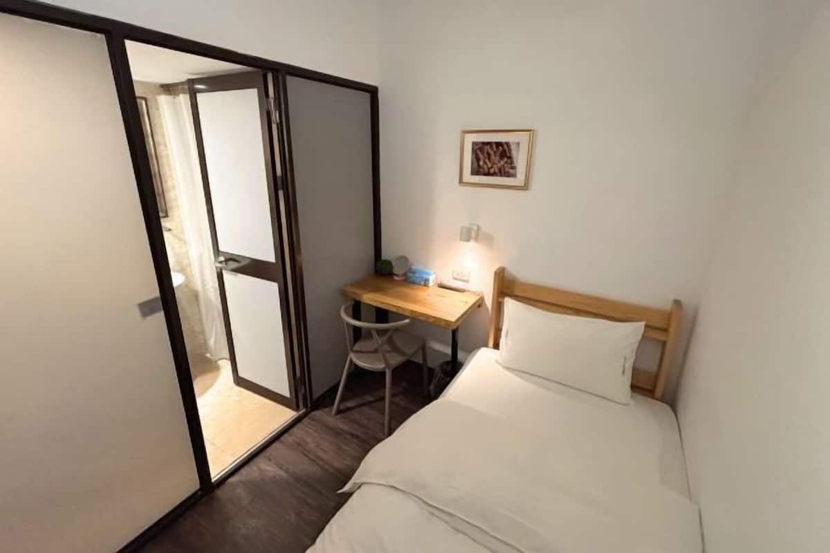 Ropa de cama de alta calidad, edredones de plumas, wifi gratis