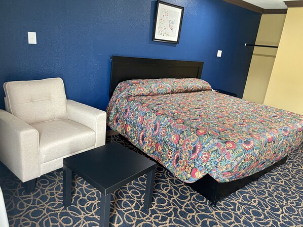 King Bed, Smoking, Refrigerator & Microwave | Desk, iron/ironing board, free rollaway beds, free WiFi