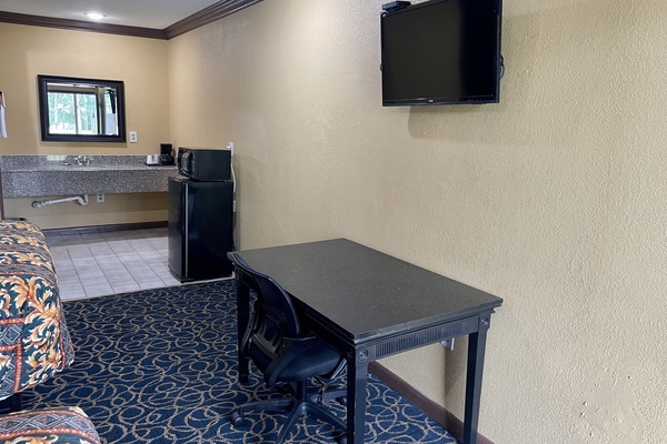 Double Room, Smoking, Refrigerator & Microwave | Desk, iron/ironing board, rollaway beds (free), WiFi (free)