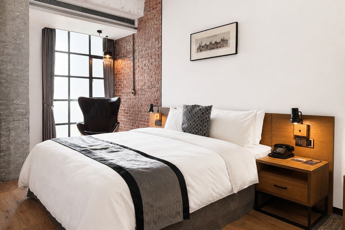 Standard Double Room | Down comforters, minibar, in-room safe, desk