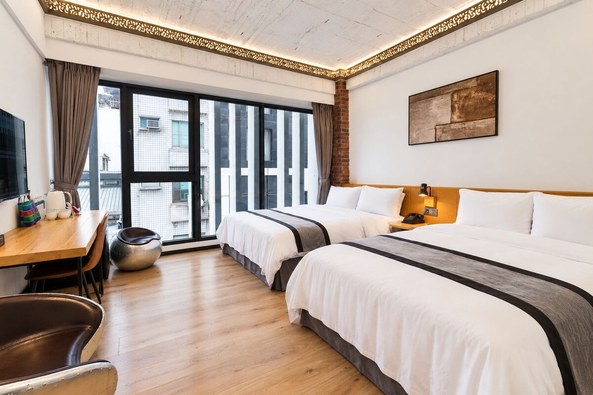 Quadruple Room | Down comforters, minibar, in-room safe, desk