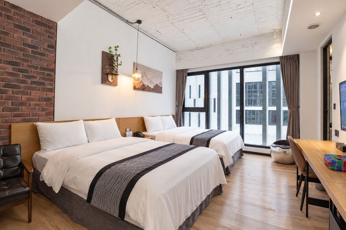 Superior Quadruple Room | Down comforters, minibar, in-room safe, desk
