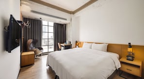 Deluxe-Doppelzimmer | Daunenbettdecken, Minibar, Schreibtisch, laptopgeeigneter Arbeitsplatz