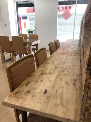 Breakfast area
