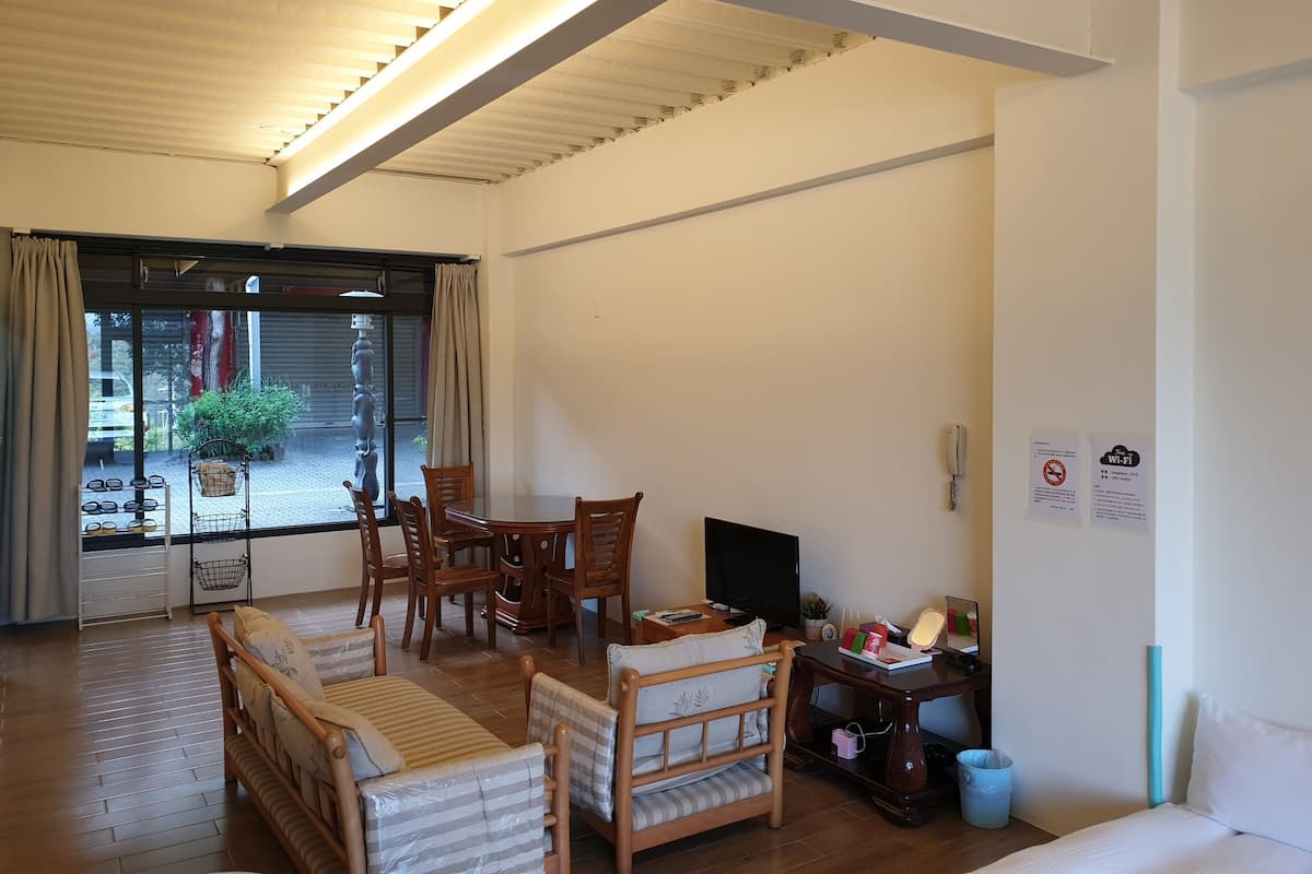 Premier Quadruple Room, 1 Bedroom | Down duvets, blackout curtains, soundproofing, free WiFi