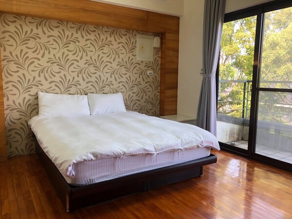 Chambre quadruple Deluxe, 2 lits doubles, côté montagne | Couette en duvet, rideaux d’obscurcissement, système d’insonorisation