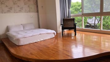 Double Room, Mountain View | Down comforters, blackout drapes, soundproofing, free WiFi