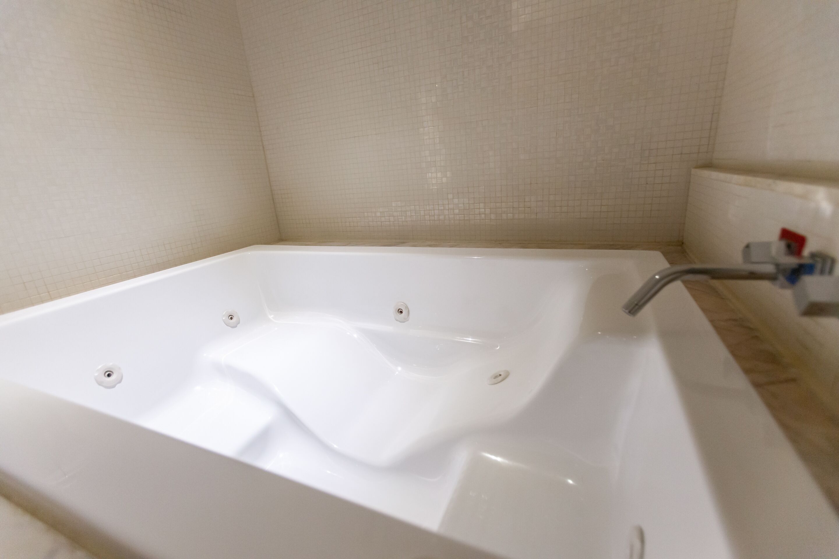 jetted bathtub