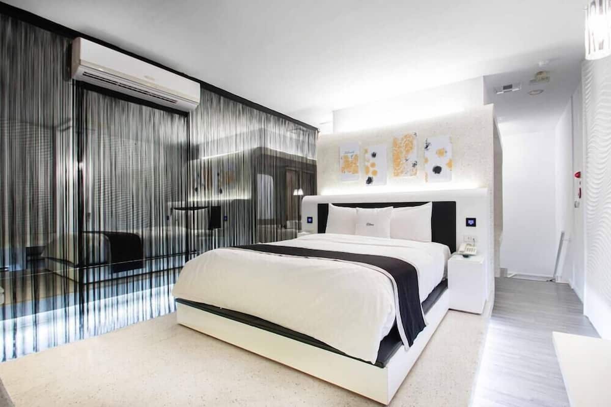 Ropa de cama de alta calidad, minibar, escritorio y insonorización