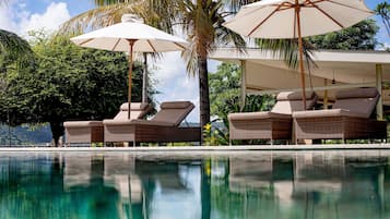 Kolam renang outdoor