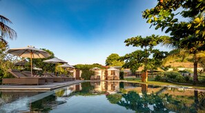 Outdoor pool - Kokomo Resort Gili Gede (Gili Gede)