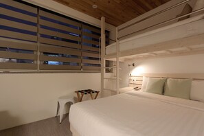 In-room safe, soundproofing, free WiFi, bed sheets - Hostel Haru (Seoul)
