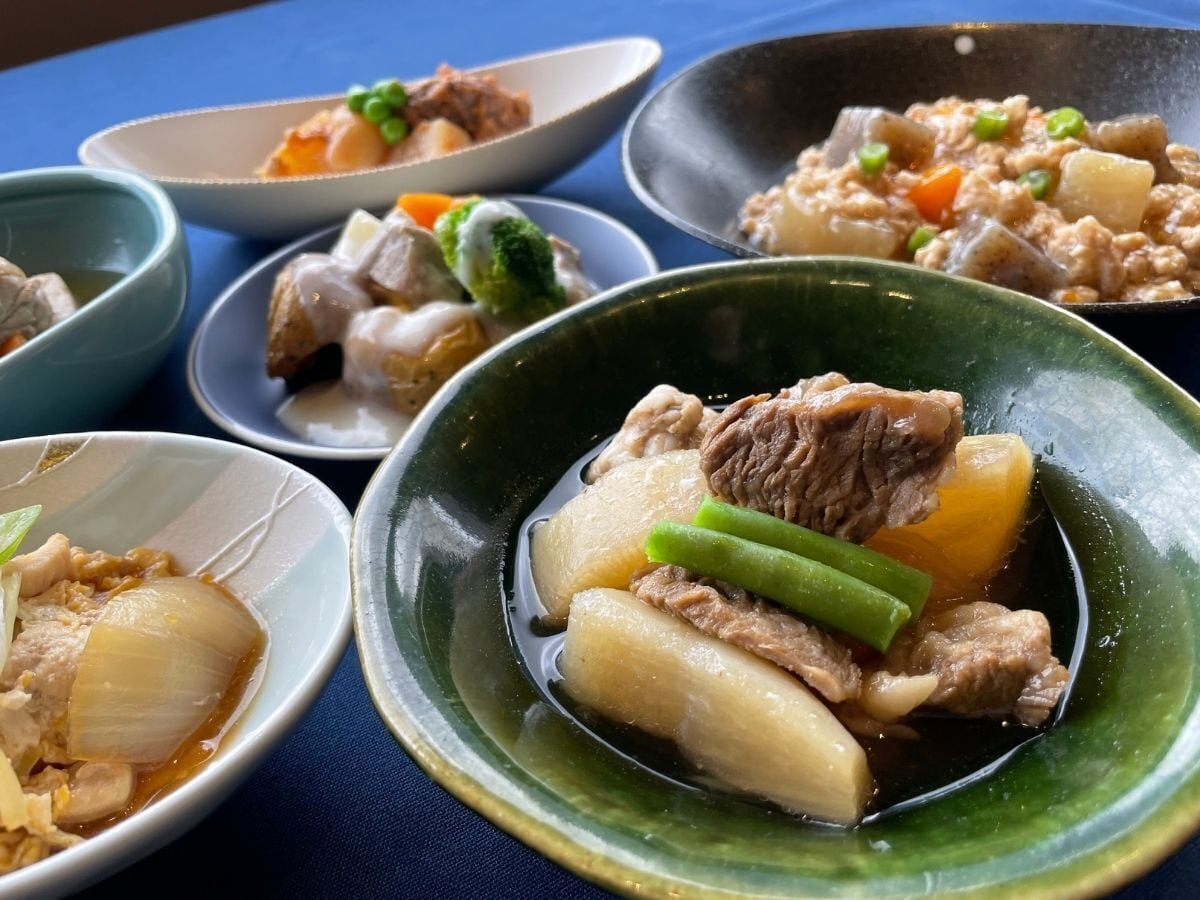 daily buffet breakfast (jpy 1550 per person)