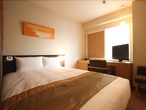 Dundyner, skrivebord, blendingsgardiner og wi-fi (inkludert)