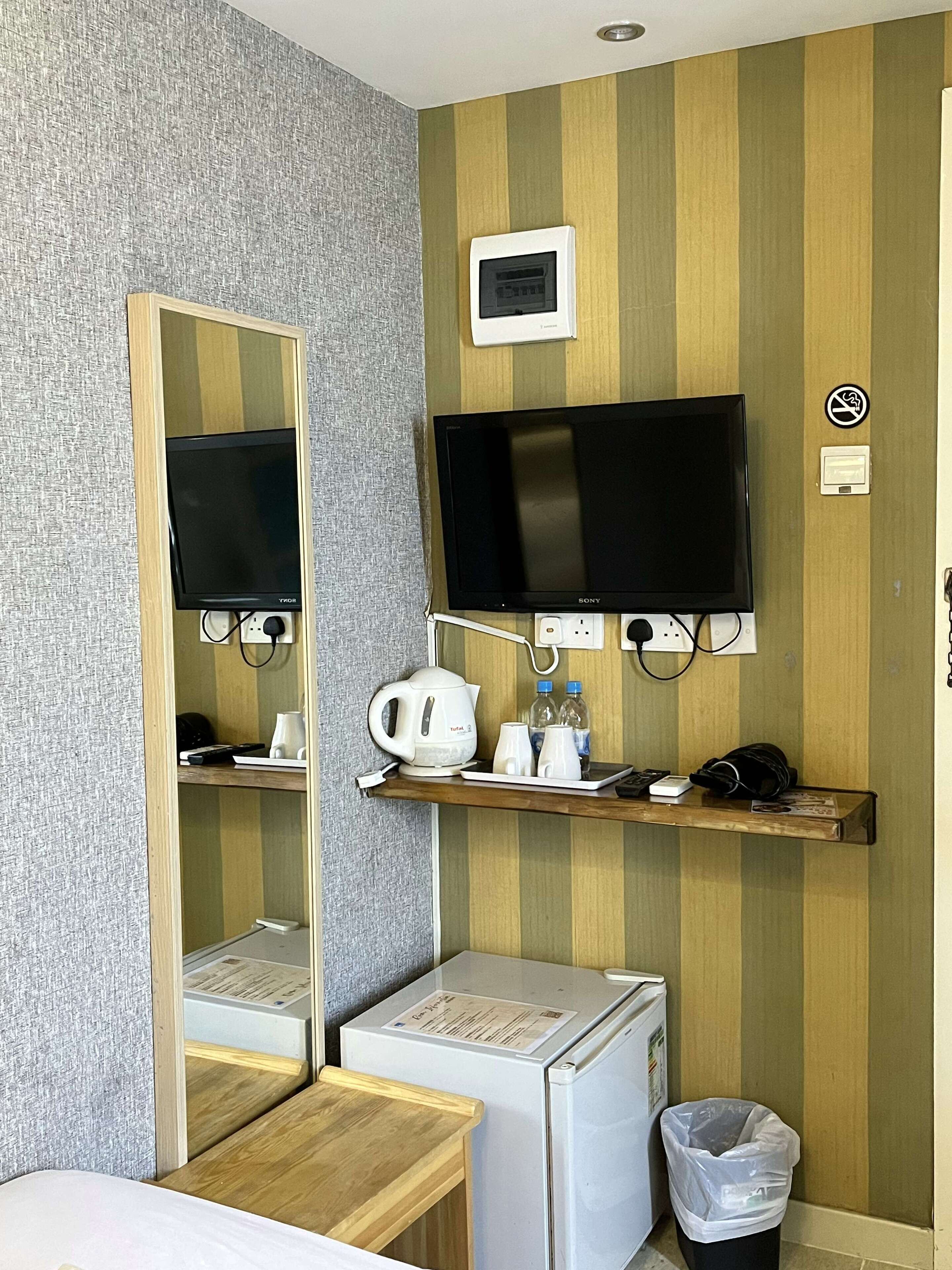 Free WiFi, bed sheets