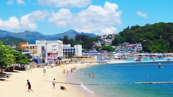 Perto da praia, areia branca 