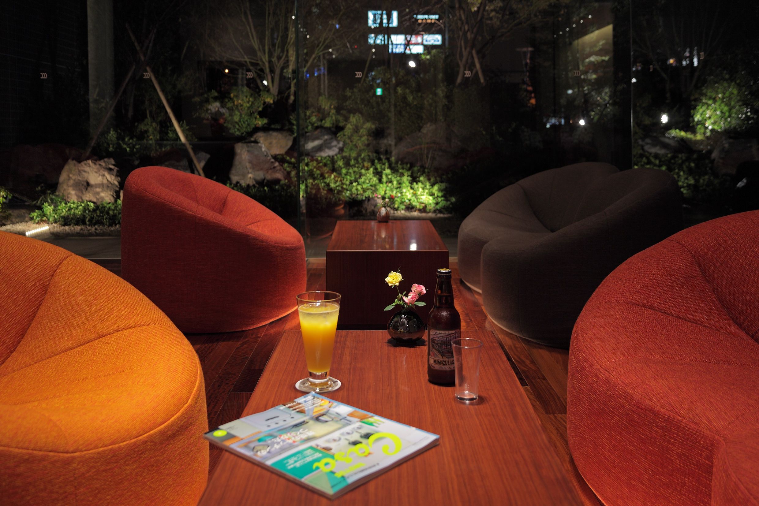 Bar (trong khuôn viên)