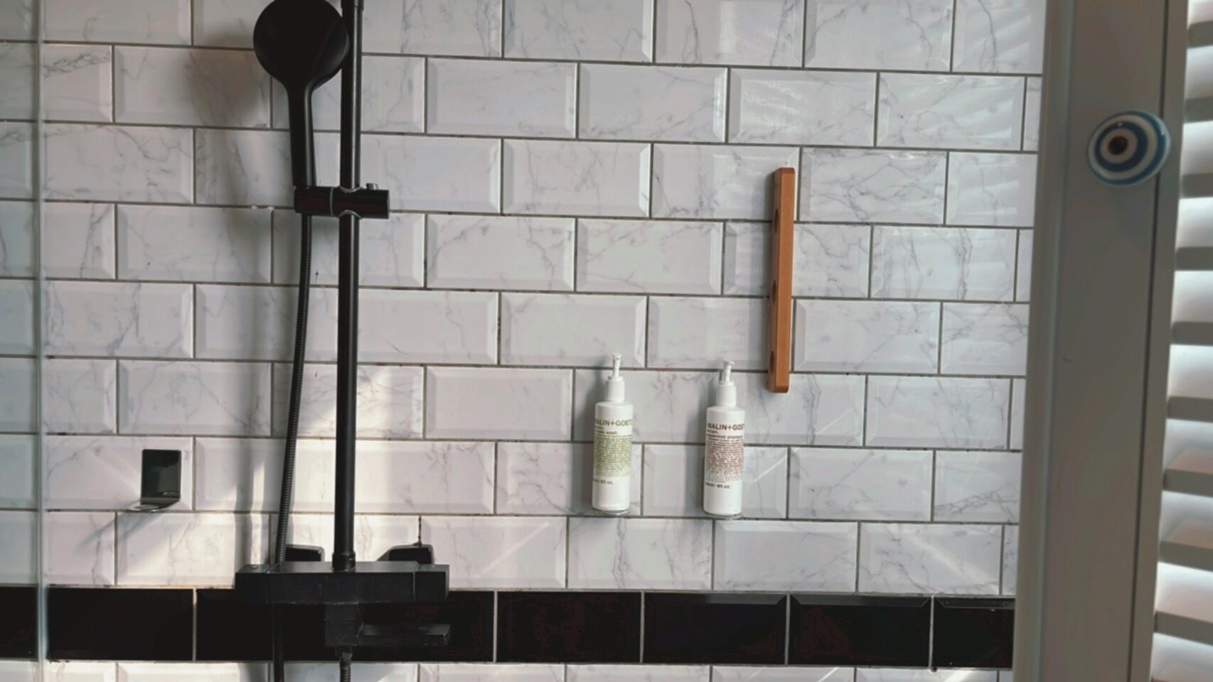 exclusive double room | bathroom | shower, rainfall showerhead, free toiletries, hair dryer