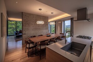 3 Bedroom Yotei Panorama Penthouse Suite | Private kitchen | Fridge, stovetop, coffee/tea maker, electric kettle - Kozue (Kutchan)