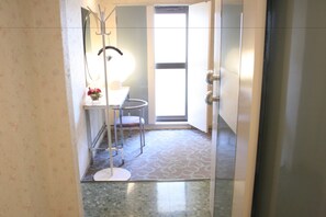 Standard Double Room | Free WiFi - Hotel Alpina (Kobe)