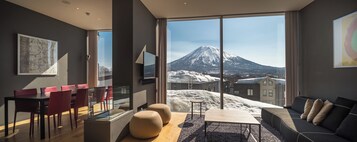 3 Bedroom Suite | Living area | Flat-screen TV, fireplace, DVD player