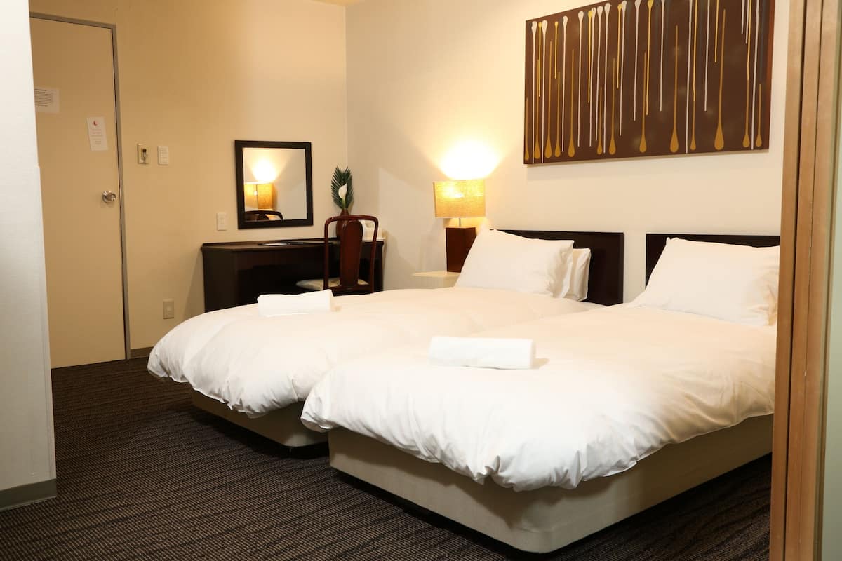 Family Room, 2 Bedrooms, Non Smoking | 2 bedrooms, desk, free WiFi, bed sheets