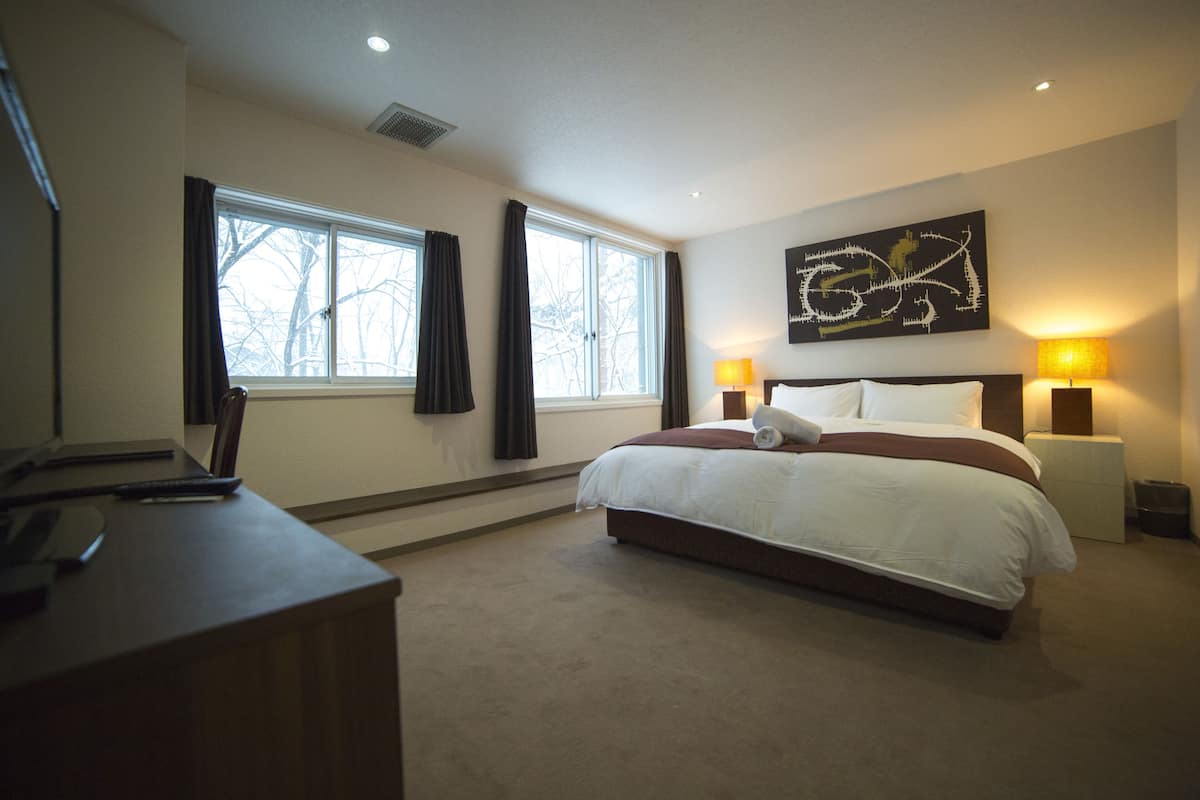 Family Room, 2 Bedrooms, Non Smoking (1 Double Bed, 1 Bunk Bed) | 2 bedrooms, desk, free WiFi, bed sheets