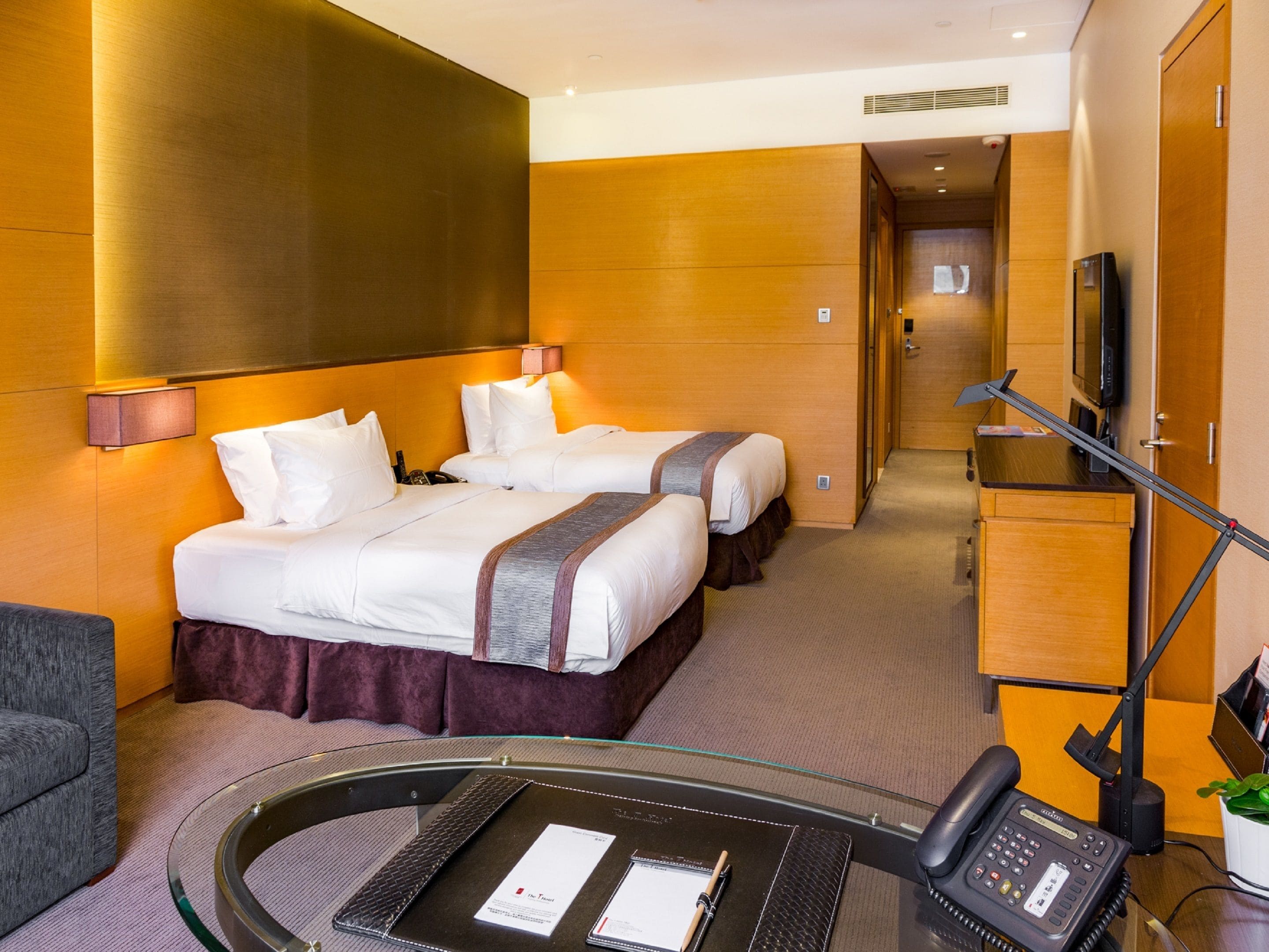 standard twin room | in-room safe, desk, iron/ironing board, free wifi