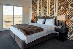 Penthouse Premium, 3 kamar tidur, Bebas Asap Rokok | Seprai premium, meja kerja, dan setrika/meja setrika