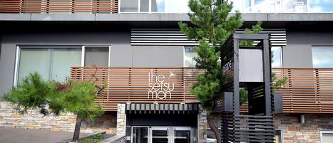 Fachada de la propiedad