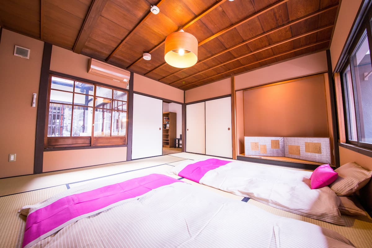 4 chambres, bureau, fer et planche à repasser, Wi-Fi gratuit