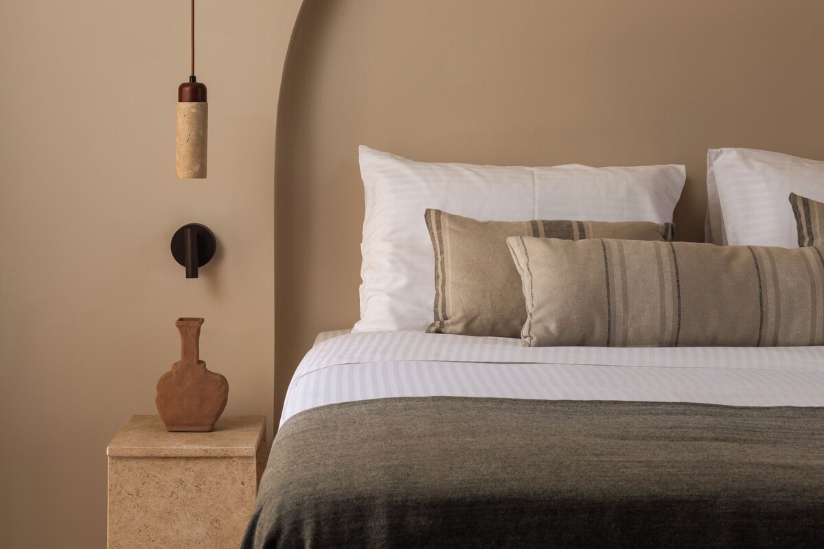 In-room safe, laptop workspace, blackout curtains, soundproofing