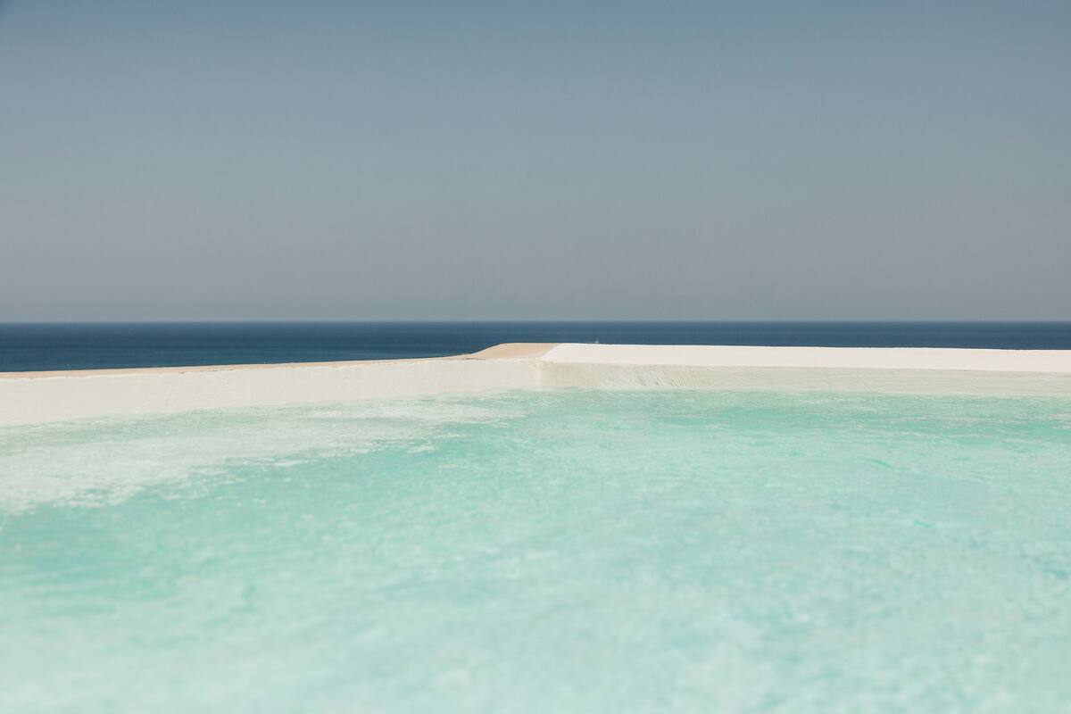Dione Private Pool | Safe på rommet, skrivebord for bærbar PC og blendingsgardiner