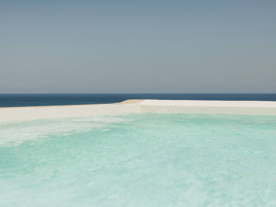 Dione Private Pool | Cofres nos quartos, espaço de trabalho para notebook, cortinas blackout