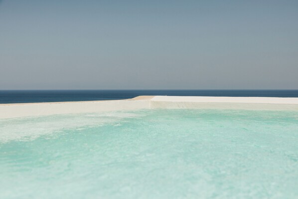 Dione Private Pool | Coffres-forts dans les chambres