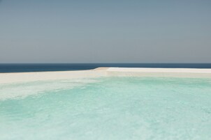 Dione Private Pool | In-room safe, laptop workspace, blackout drapes, soundproofing